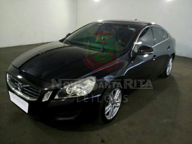 LOTE 040 - Volvo S60 2.0 T5 Drive-E Kinetic 2015